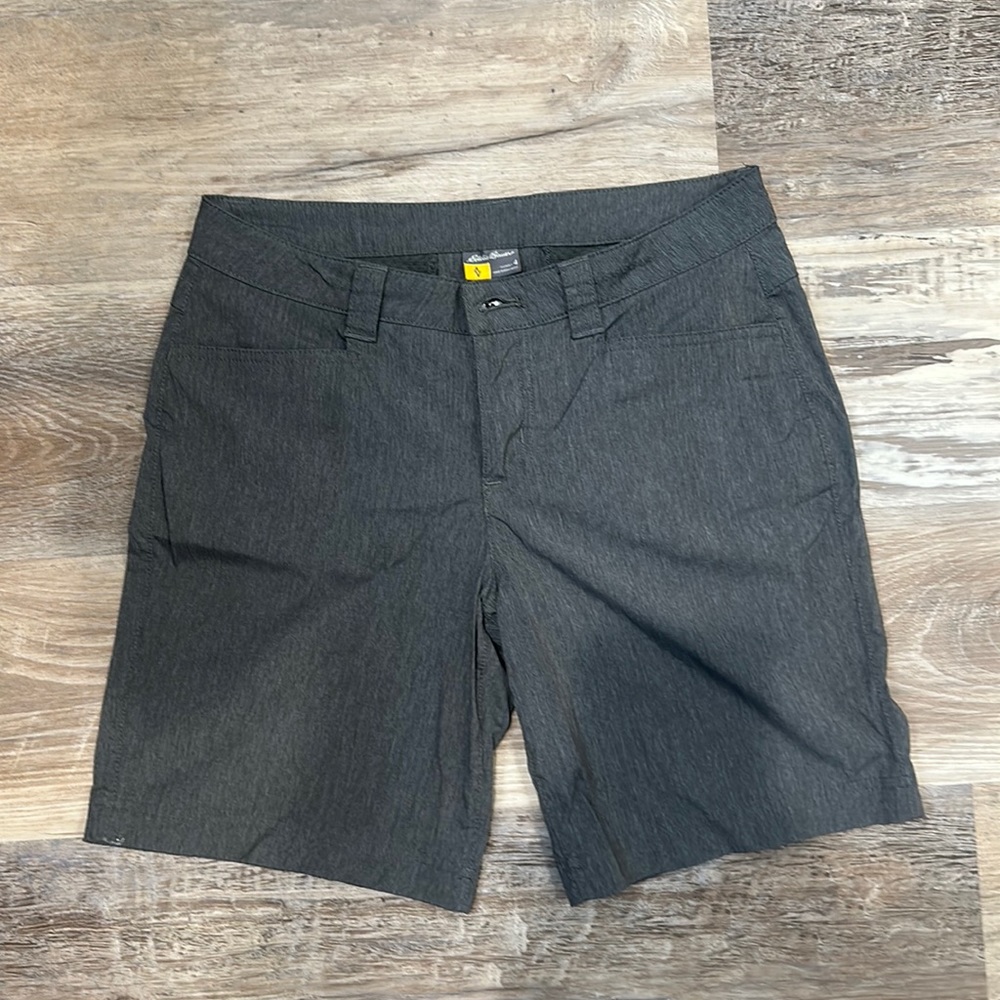 Size 4 Eddie Bauer shorts